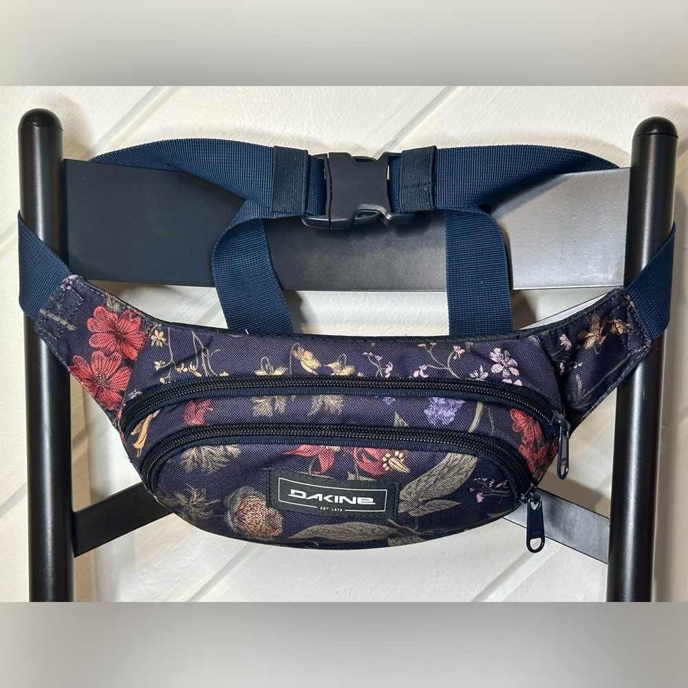 Dakine Hip Pack in Dark Floral Print on Navy